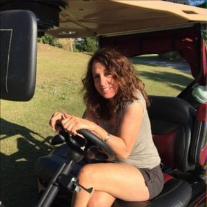 Meet your Posher, Carolyn